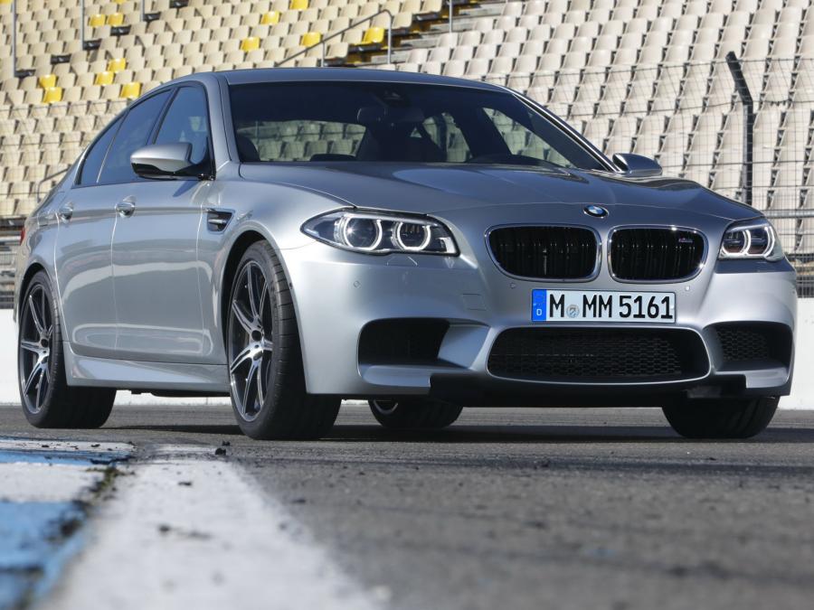  BMW M5 Competition Package 2013 года  (фото 2 из 16)